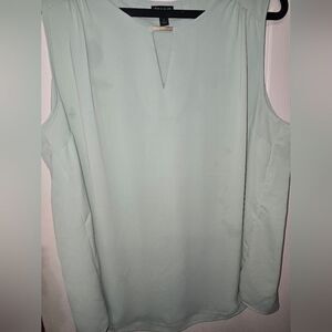 Torrid Mint Green Sleeveless Blouse Size 1 - Polished & Lightweight!